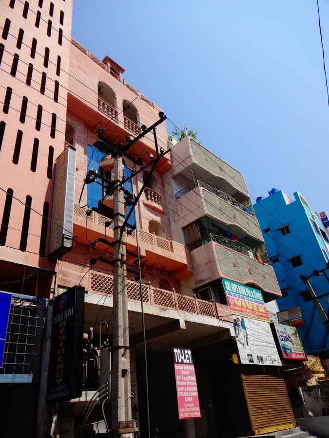 Hotel Sri Sai Residency Tirupati Esterno foto