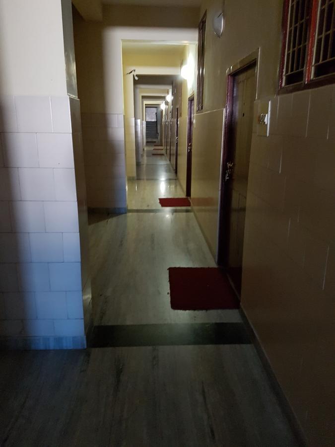 Hotel Sri Sai Residency Tirupati Esterno foto